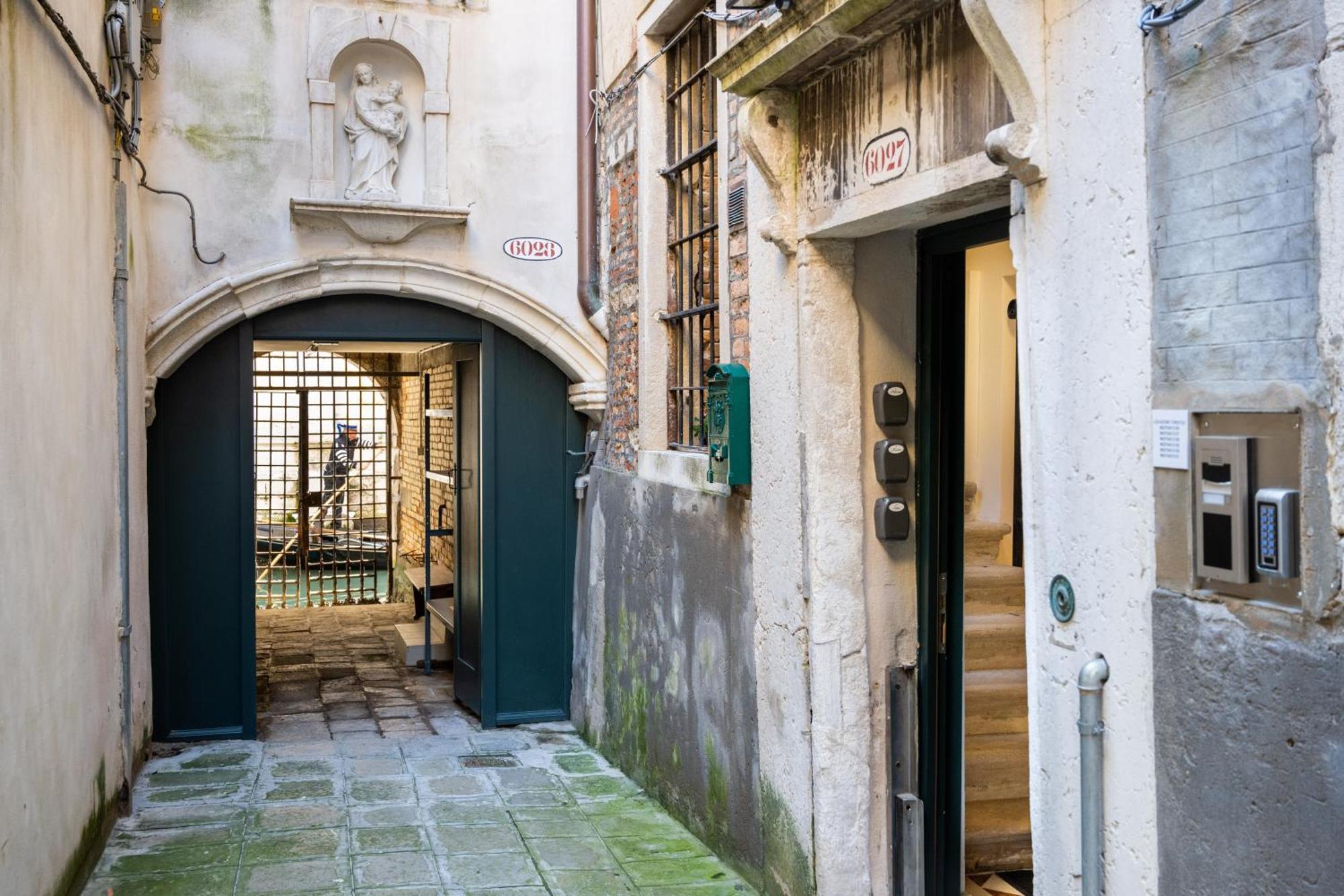 Palazzo Miracoli Apartments Venetië Buitenkant foto
